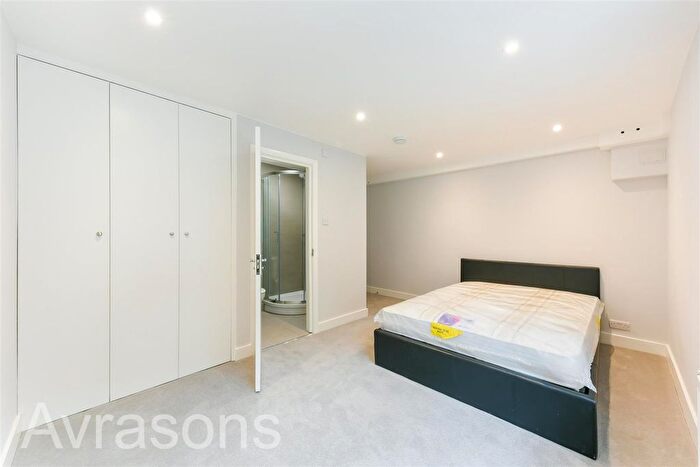 2 Bedroom Flat To Rent In Acton Street, King's Cross, London, WC1X