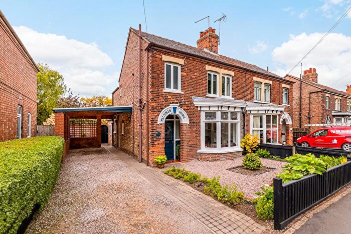 3 Bedroom Semi-Detached House For Sale In Park Road, Spalding, PE11