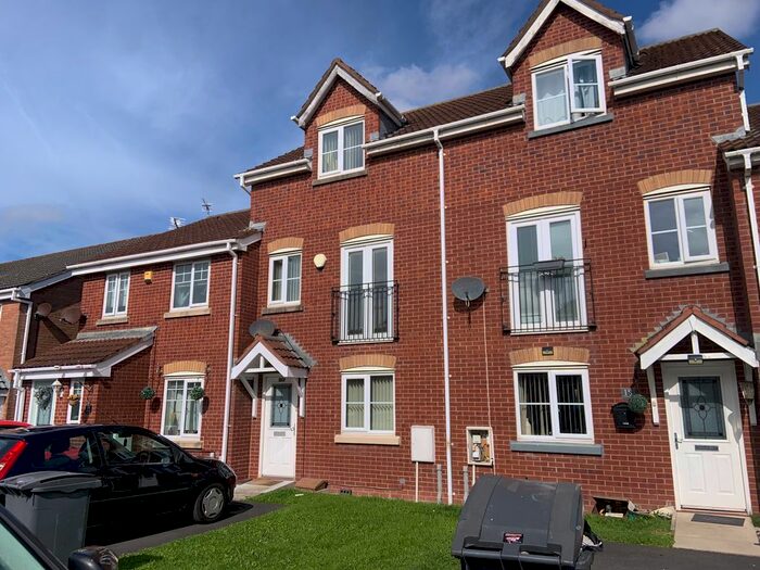 3 Bedroom Town House To Rent In Tennyson Drive, Bispham, Blackpool, FY2