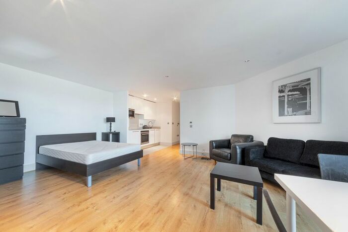 Studio To Rent In Kestrel House, St. George Wharf, Vauxhall, London, SW8