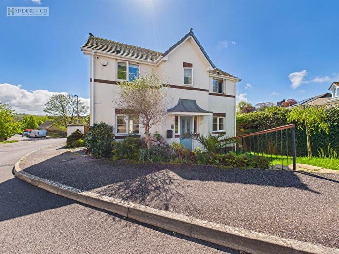 4 Bedroom Detached House For Sale In Goodwood Park Road, Northam, EX39
