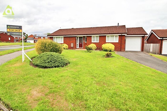 3 Bedroom Bungalow For Sale In Brambling Drive, Westhoughton, BL5