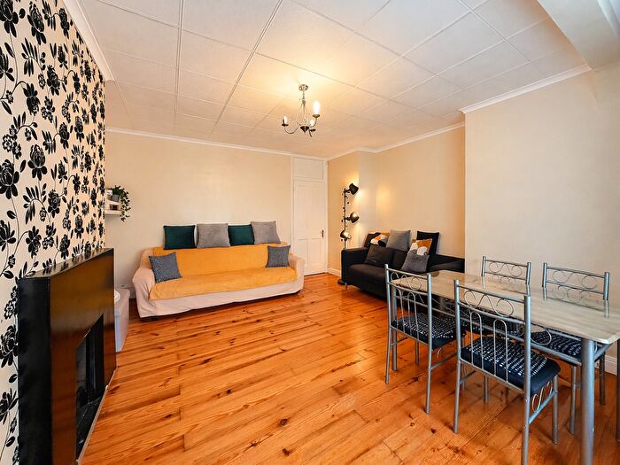 2 Bedroom Flat To Rent In Raglan Court, Empire Way, Wembley, HA9