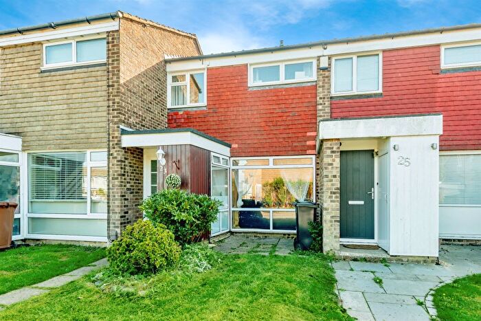 3 Bedroom Terraced House For Sale In Avondale Close, Horley, RH6