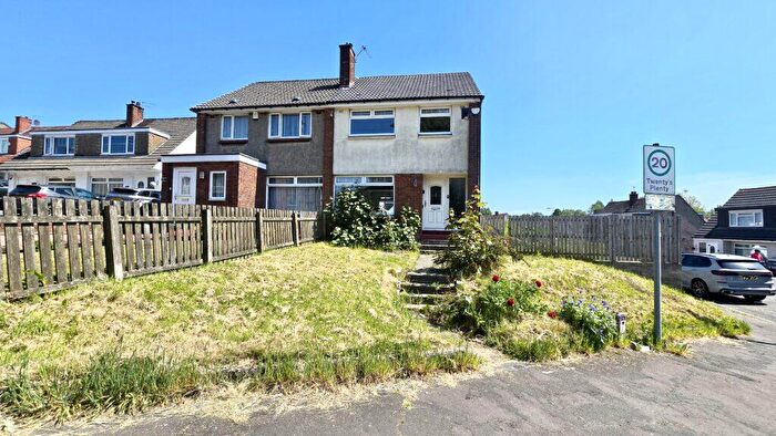 3 Bedroom Semi-Detached House For Sale In Woodhill Road Bishopbriggs, G64