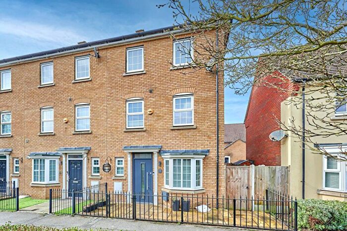 4 Bedroom Town House For Sale In Roding Drive, Little Canfield, Dunmow, CM6