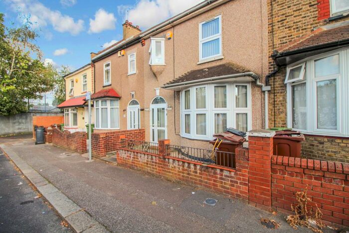 3 Bedroom Terraced House To Rent In Norfolk Road, Barking, London, IG11