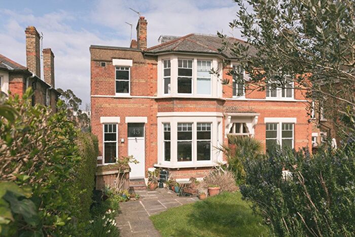 4 Bedroom Maisonette For Sale In Mount Adon Park, East Dulwich, SE22