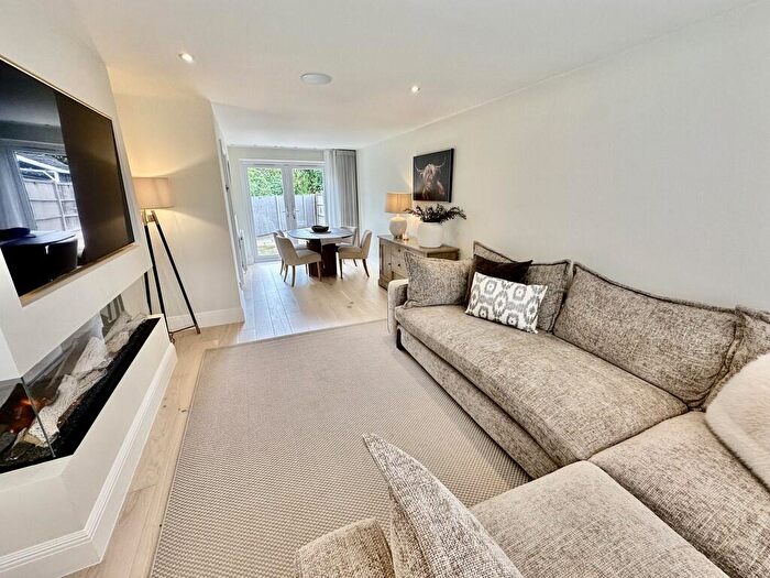3 Bedroom Detached House For Sale In Frithbeck Close, Armthorpe, Doncaster, DN3