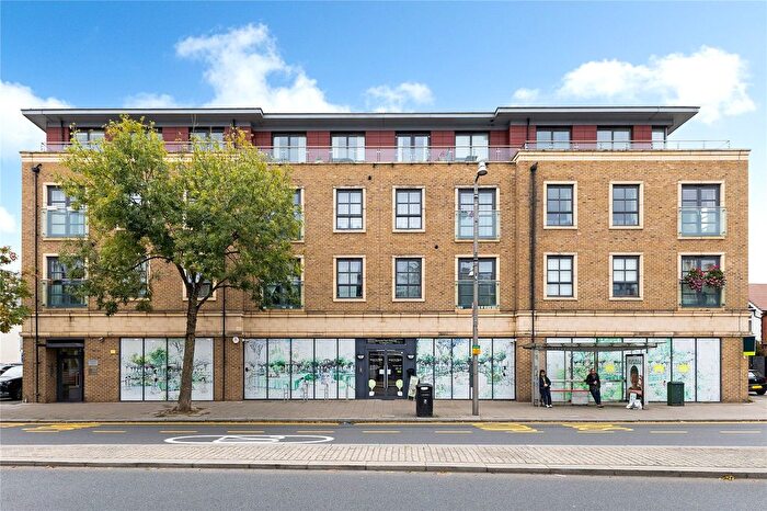 2 Bedroom Flat To Rent In Heath Road, Twickenham, TW1