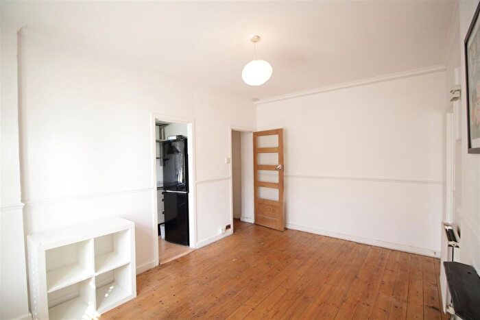 1 Bedroom Flat To Rent In Brixton Hill Court, Brixton Hill, SW2