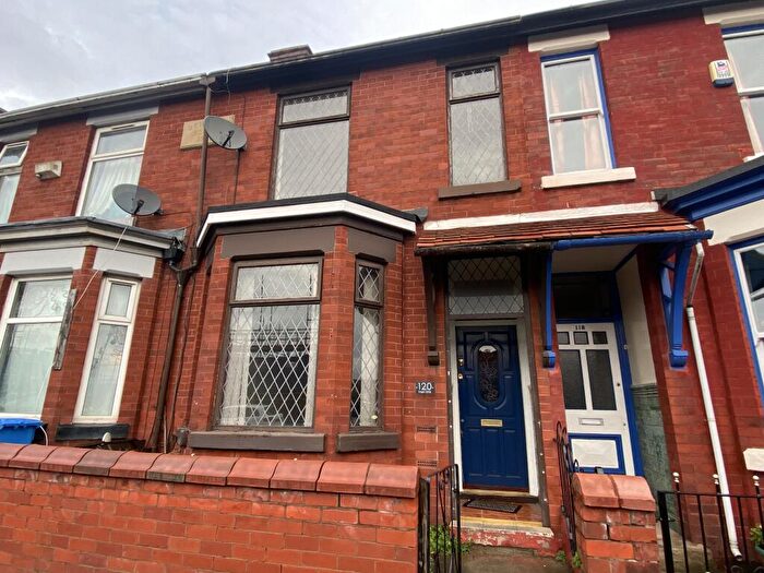 3 Bedroom House To Rent In Edge Lane, Droylsden, M43