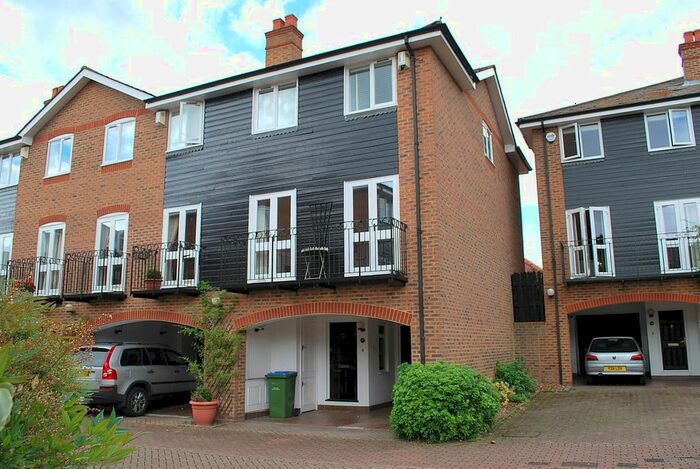 3 Bedroom Town House To Rent In Harvest Lane, Thames Ditton, KT7