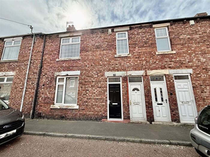 2 Bedroom Flat To Rent In Queen Street, Birtley, Chester Le Street, DH3