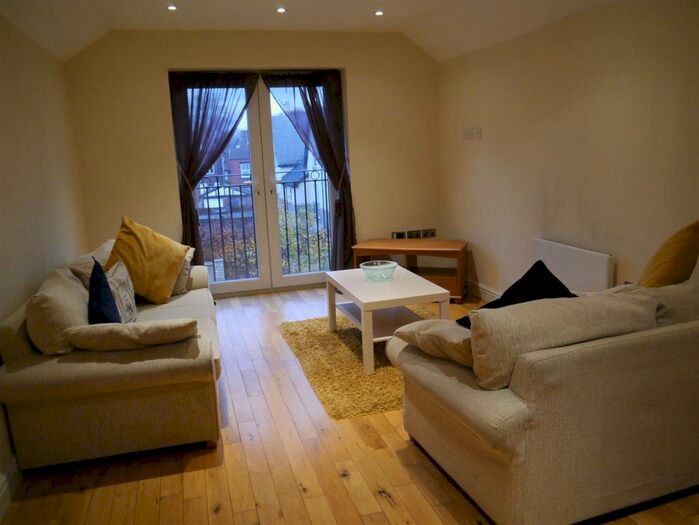 2 Bedroom Apartment To Rent In Roundhay Court, Roundhay, Leeds, LS8