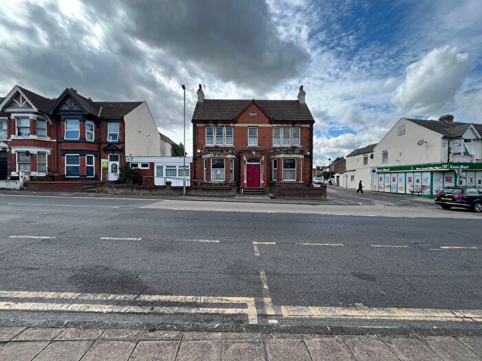 Mews For Sale In Canterbury Street, Gillingham, ME7