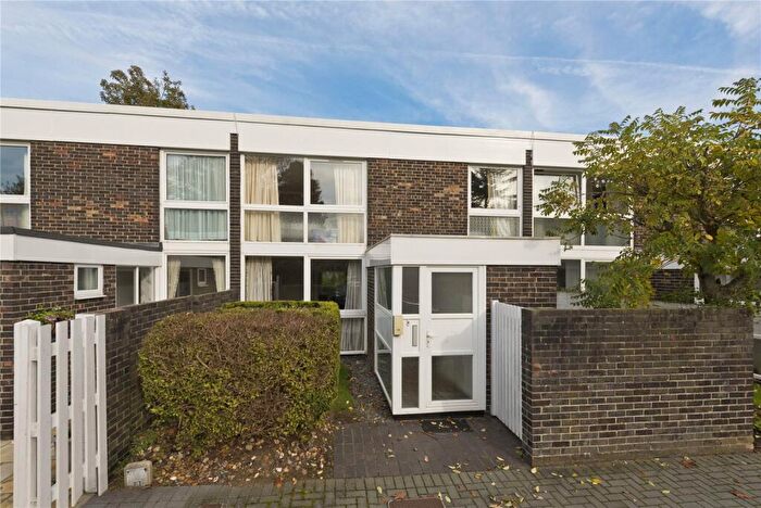 3 Bedroom Terraced House To Rent In Brackley, Weybridge, Surrey, KT13
