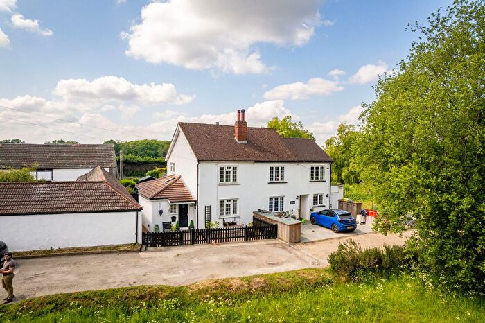 3 Bedroom Semi-Detached House For Sale In Farleigh Court Road, Warlingham, CR6
