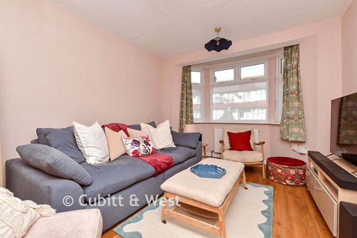 4 Bedroom End Of Terrace House For Sale In Bushey Road, Sutton, Surrey, SM1