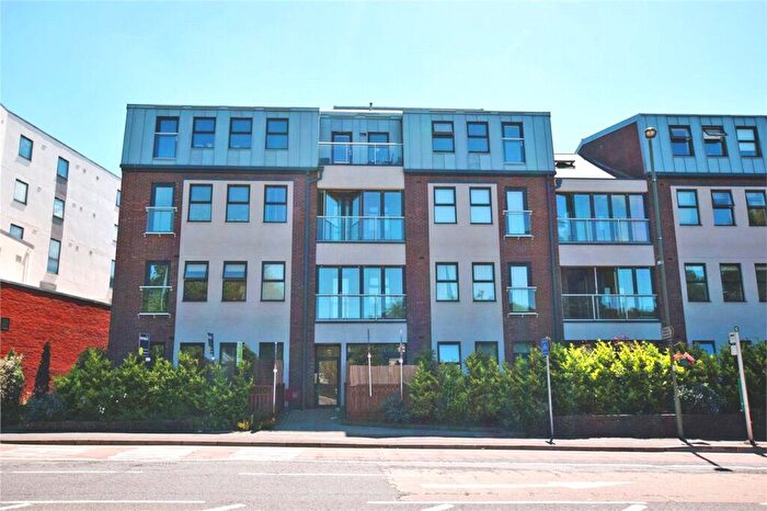 2 Bedroom Flat For Sale In Upper Charles Street, Camberley, Surrey, GU15