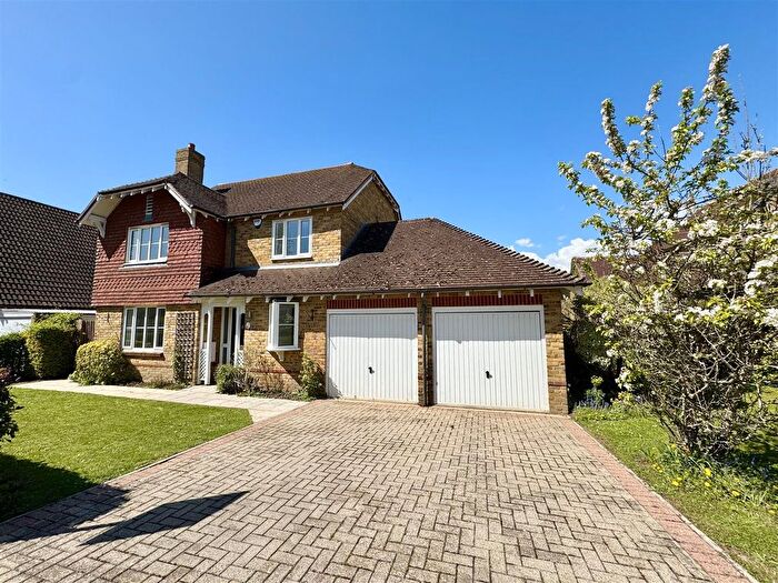 4 Bedroom Detached House For Sale In William Judge Close, Tenterden, TN30