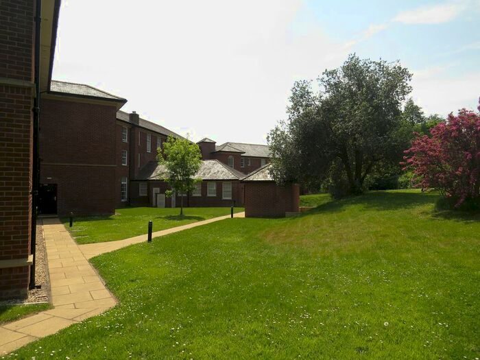 2 Bedroom Flat To Rent In Rougemont Court, Farm House Rise, Exminster, Exeter, EX6