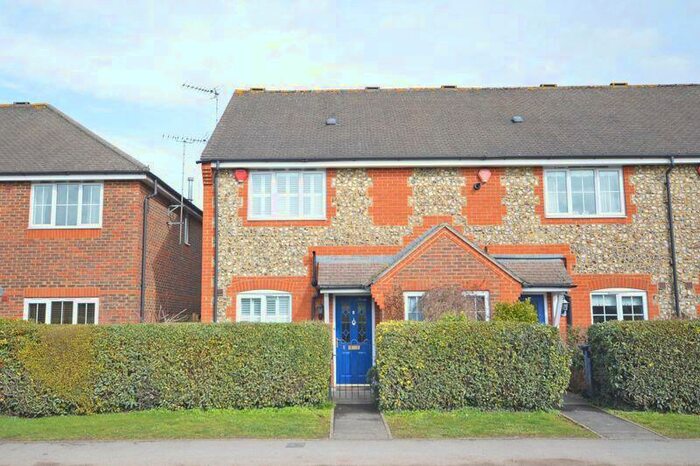 2 Bedroom Semi-Detached House To Rent In Longwick, HP27