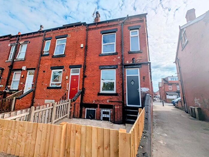 1 Bedroom End Of Terrace House To Rent In Burlington Road, Leeds, West Yorkshire, LS11