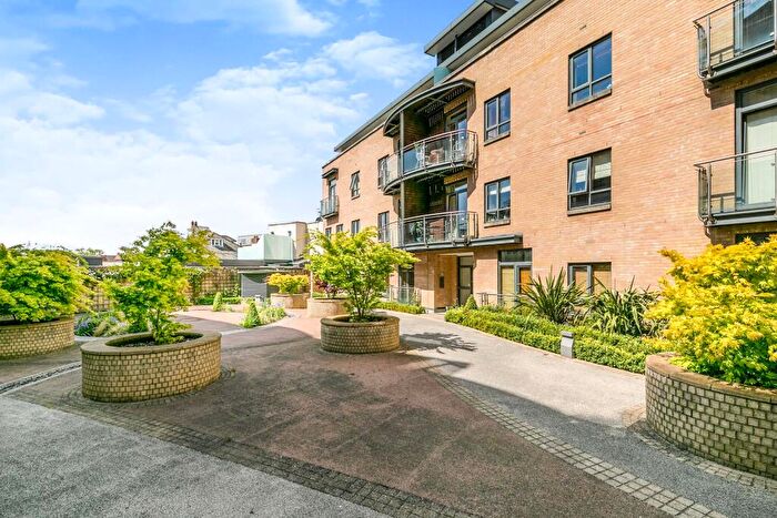 2 Bedroom Flat For Sale In Trinity Gate, Epsom Road, Guildford, Surrey, GU1