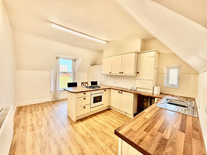 2 Bedroom Apartment To Rent In Victoria Road North, PO5