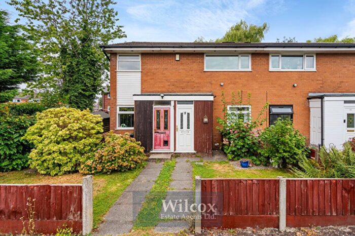2 Bedroom Flat For Sale In Hatherleigh Walk, Bolton, BL2