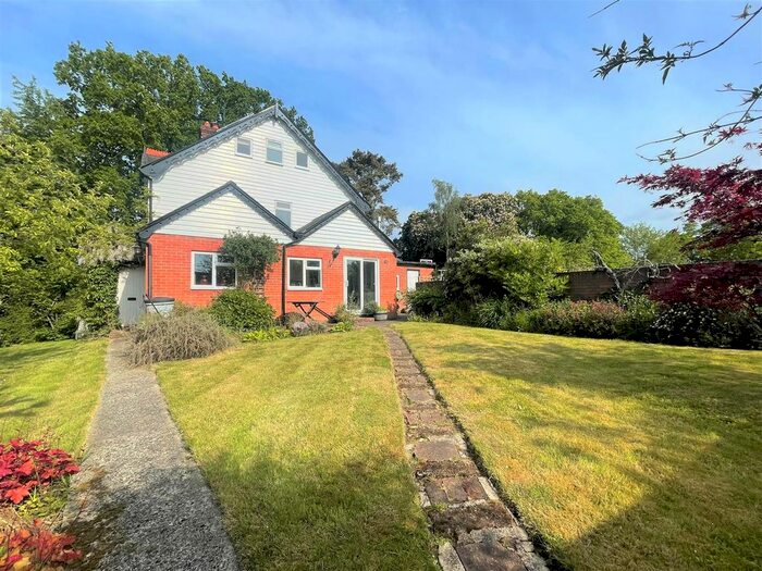 3 Bedroom Semi-Detached House For Sale In Rye Road, Hawkhurst, Cranbrook, TN18