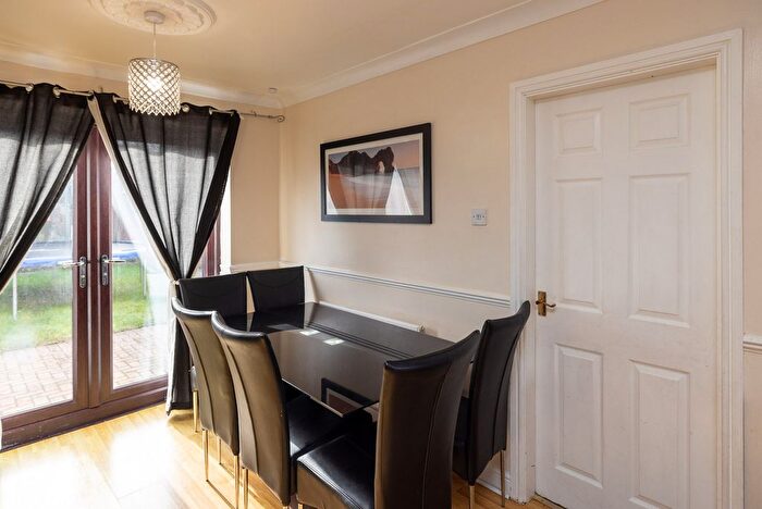 3 Bedroom Detached House For Sale In Orchard Grove, Dunscroft, DN7