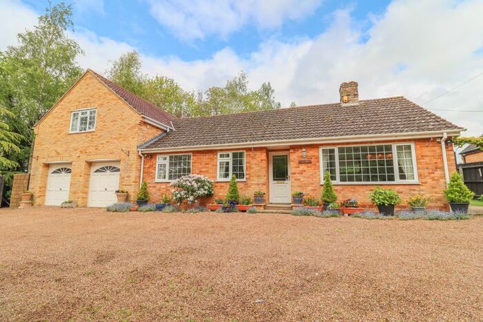 4 Bedroom Detached Bungalow For Sale In Squires Hill, Marham, King's Lynn, Norfolk, PE33
