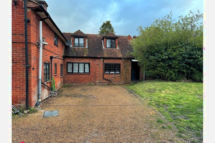 2 Bedroom Semi-Detached House To Rent In Woking, Jacobs Well, Guildford, GU4