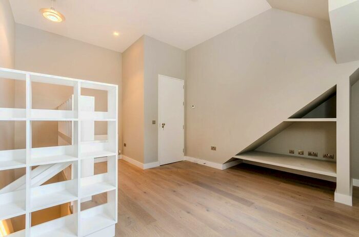 2 Bedroom Flat To Rent In Clarendon Road, Holland Park, London, W11