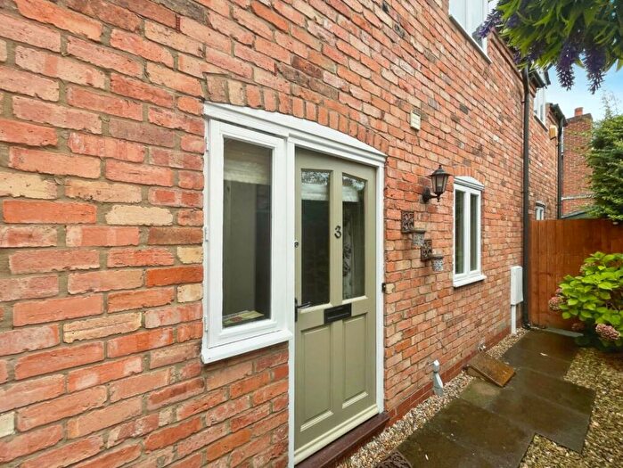 3 Bedroom Coach House To Rent In Warwick Road, Stratford-upon-Avon, CV37