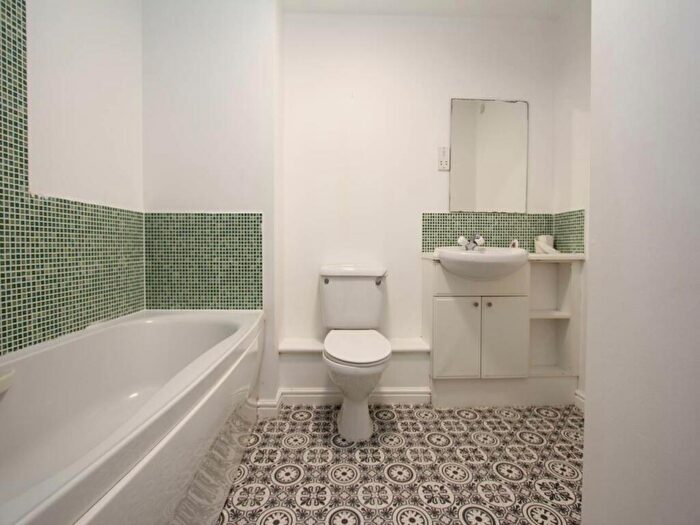 1 Bedroom Flat To Rent In Glan Y Mor, Y Rhodfa, Barry, CF63