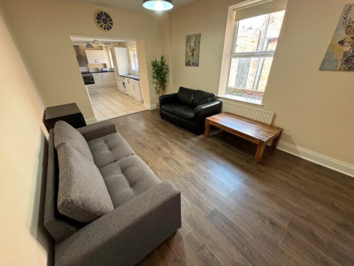 6 Bedroom Terraced House To Rent In Brighton Grove, Newcastle Upon Tyne, NE4
