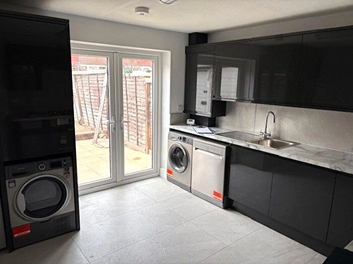 4 Bedroom End Of Terrace House To Rent In Bannister Close, Greenford, UB6