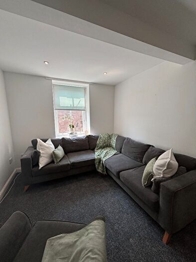 5 Bedroom Flat To Rent In Castle Street, City Centre, Dundee, DD1