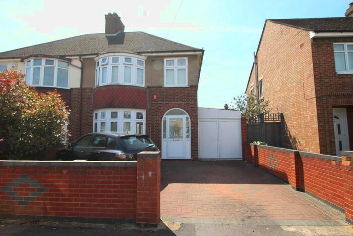 3 Bedroom Semi-Detached House To Rent In Brackley Road, Bedford, Bedfordshire, MK42