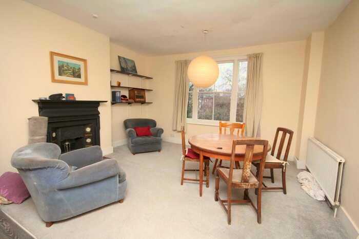 2 Bedroom Maisonette To Rent In St Marks Rise, Dalston, London, E8