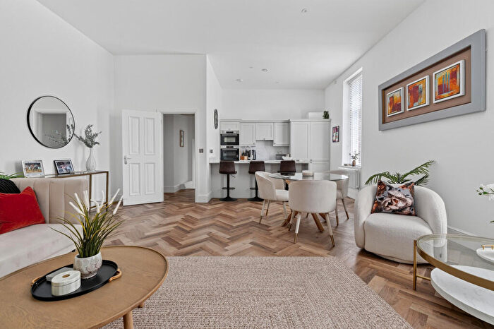 2 Bedroom Apartment For Sale In Townsend Way, Christleton, CH3