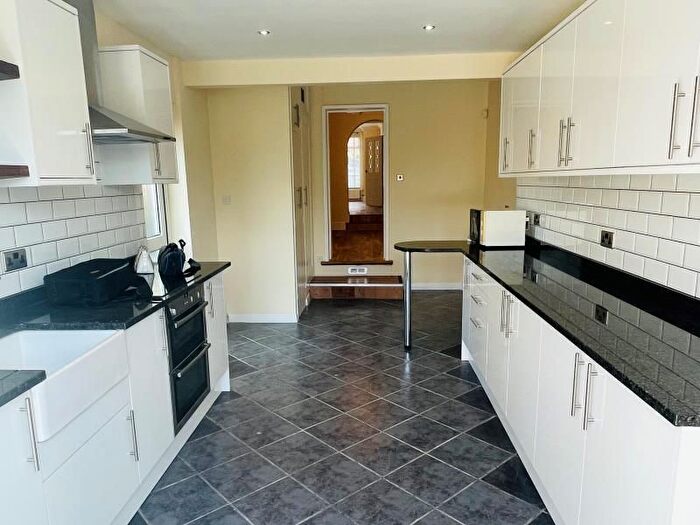 4 Bedroom Property To Rent In Ridler Road, Enfield, EN1
