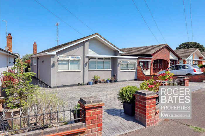 3 Bedroom Detached Bungalow For Sale In Deerhurst, Thundersley, Benfleet, SS7