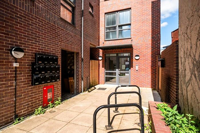 2 Bedroom Flat To Rent In Bartholomew Street Newbury, RG14
