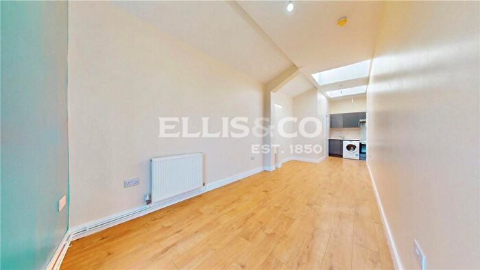 2 Bedroom Apartment To Rent In High Road, Wembley, HA0