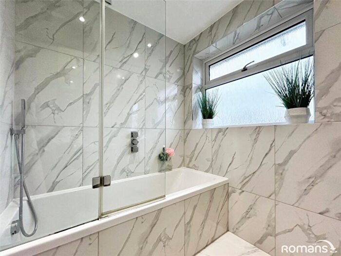 3 Bedroom End Of Terrace House For Sale In Beaulieu Gardens, Blackwater, Camberley, GU17