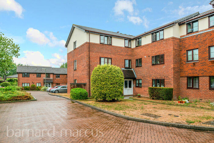 1 Bedroom Apartment To Rent In Yeomanry Close, Epsom, KT17